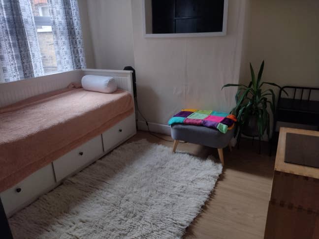 Double room available for singles person 😊 Main Photo