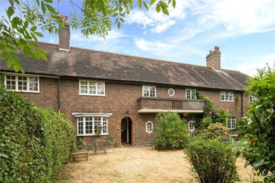 Wonderful 1 Bed Garden flat - N2 Main Photo