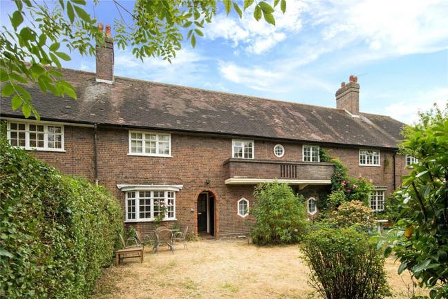 Wonderful 1 Bed Garden flat - N2 Main Photo