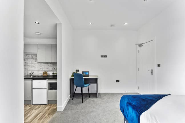 Central Studio Close to ARU - PE1 🏫 Main Photo