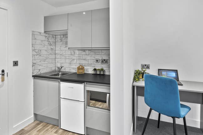 Central Studio Close to ARU - PE1 🏫 Main Photo