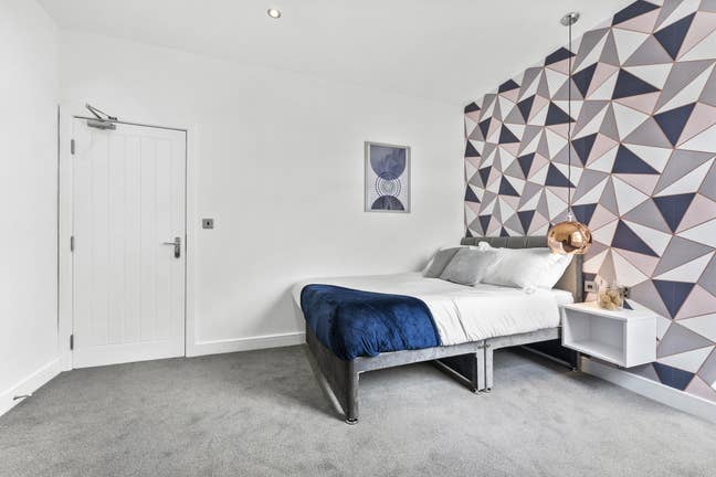 Central Studio Close to ARU - PE1 🏫 Main Photo