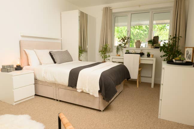 Large Double En-Suite in this new house share! Main Photo