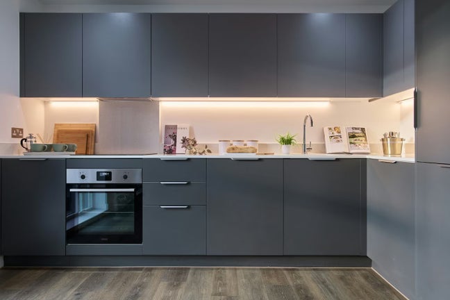 Luxury 2-Bed Apartment  Main Photo