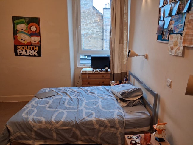 Spacious Room in 3 Bed Flat  Main Photo
