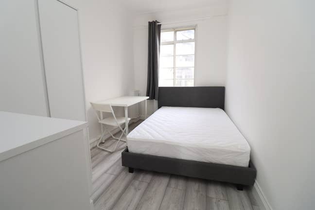 6 Min Walk from Elizabeth Line - Room- W5(Cassie) Main Photo