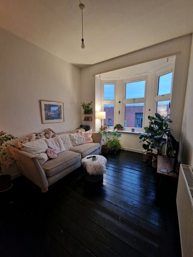 1-Bedroom Flat Available for Short-Term Stay Main Photo