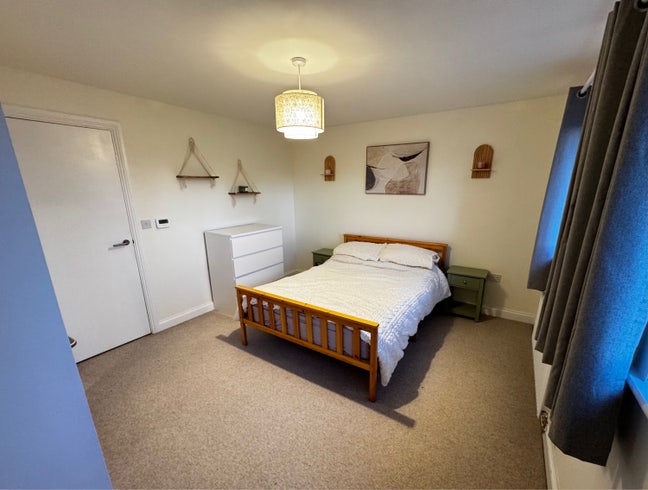 Newly Decorated Double Room in Stoke Gifford  Main Photo