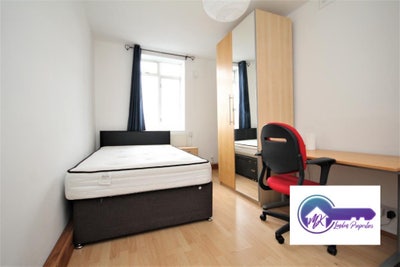 3 Bed Flat in Whitechapel / Stepney Green Main Photo