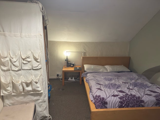 Single room close to city centre available  Main Photo