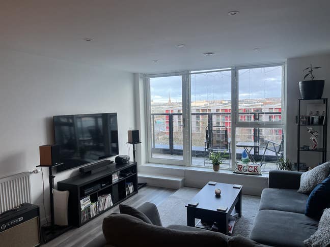 Double room available – Bristol Harbourside Main Photo