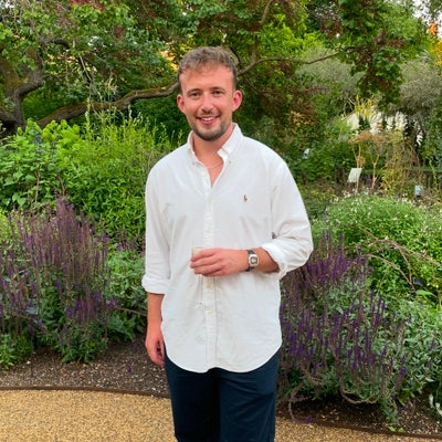 Friendly Professional Seeking Double Room  Main Photo