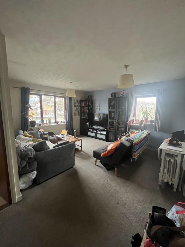 Double room in 2 bed flat - council tax band D  Main Photo