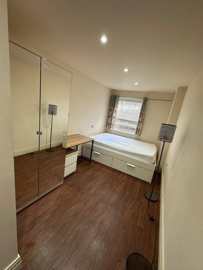 Canada Water Riverside Double Room Rotherhithe  Main Photo