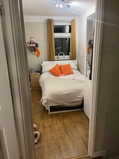 Room in three bed Hoxton flat with garden  Main Photo