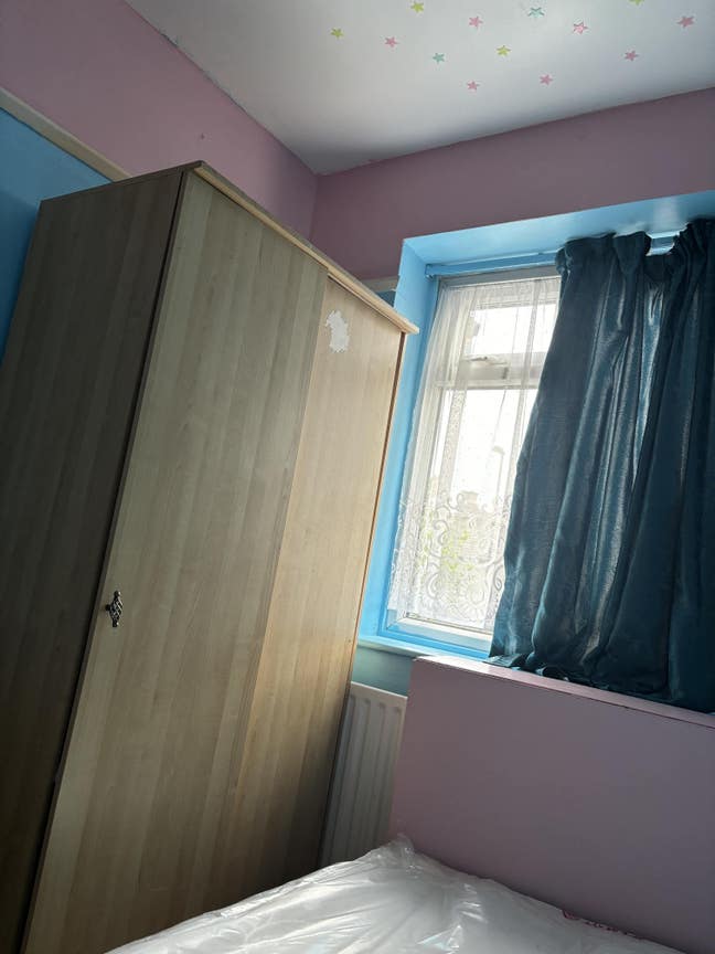 Single room -500&pound; per month all bills included  Main Photo