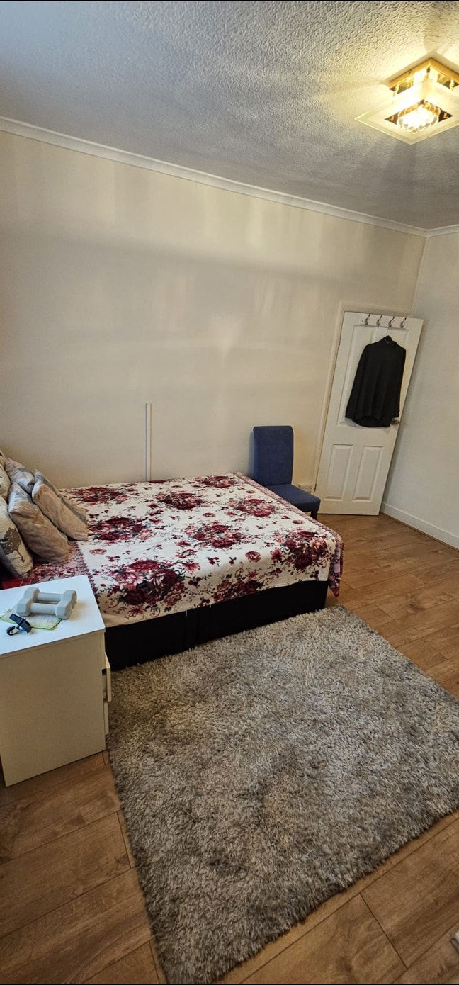 Clean double room to rent WITH EN-SUITE Main Photo