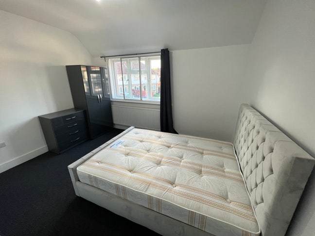 Bright Single Room 10 Mins from Bakerloo Line Main Photo