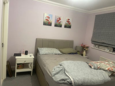 Amazing double room - ensuite  in large4 bed house Main Photo
