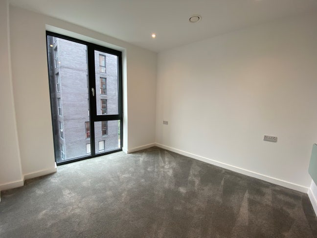 1 bedroom in a 2 bedroom apartment  Main Photo