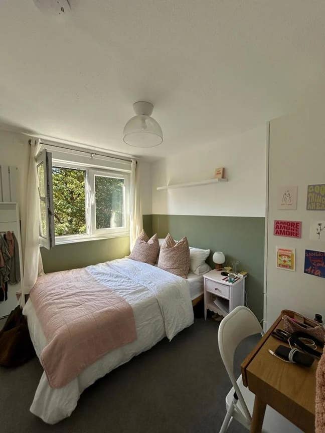 Lovely double room by Tower Bridge Main Photo