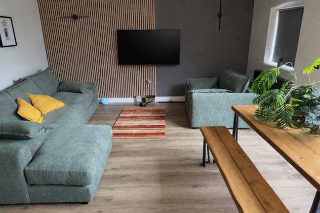 Brindley place - 4 x en-suite bedrooms Main Photo