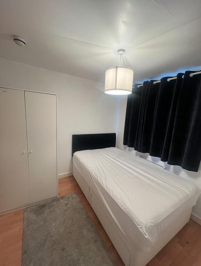 Small double room in Broughton, Milton Keynes Main Photo