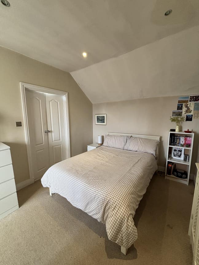 Large Double with En-Suite in Wandsworth Main Photo