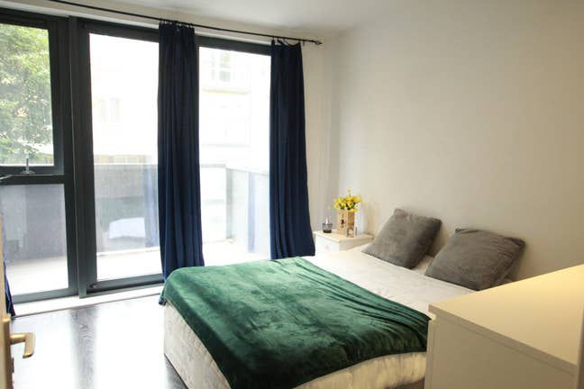 Double rooms in Zone 2 – professionals (E1) Main Photo