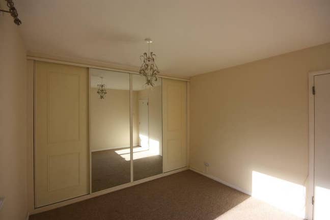 Double Room in a Shared Flat, Rosetrees, GU1 Main Photo
