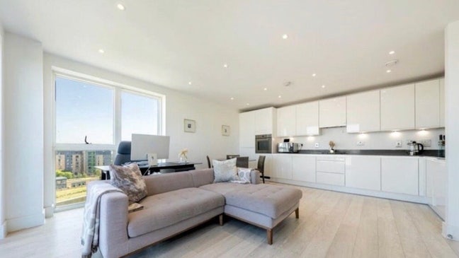 Room available  Main Photo