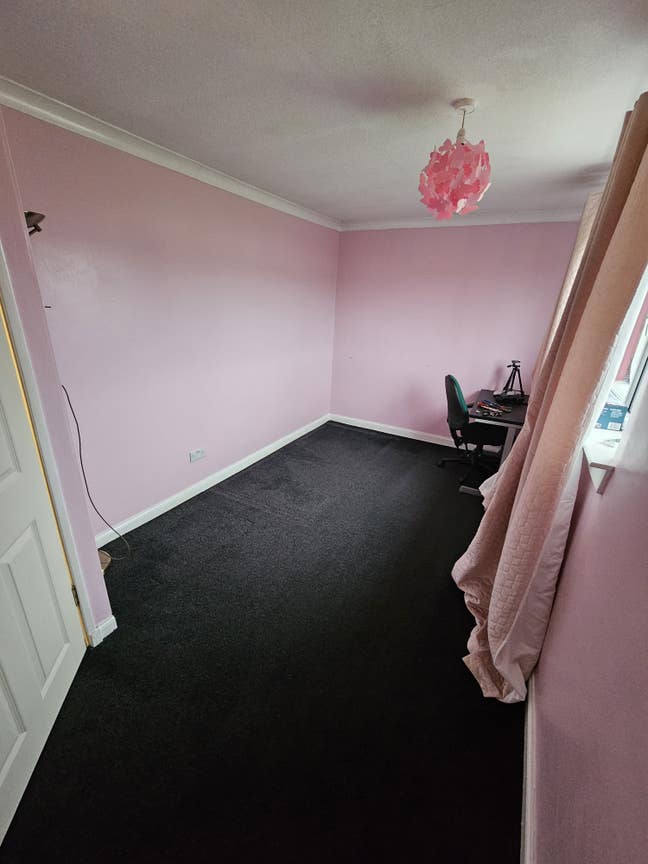 Double Bedroom  for let All bills included  Main Photo