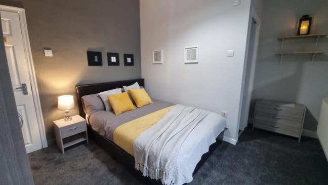 Ensuite & Kitchenette | All Bills | Pro Home Main Photo