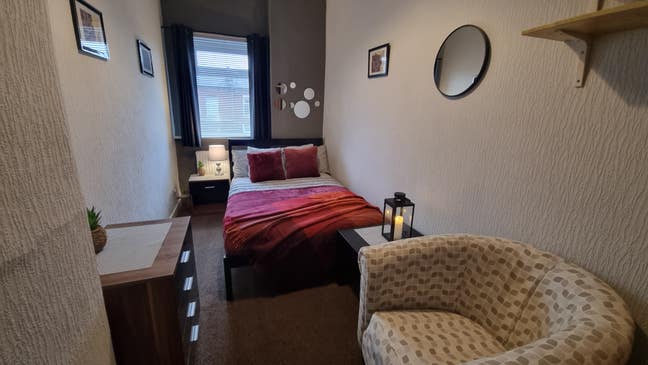 Ensuite & Kitchenette | All Bills | Pro Home Main Photo