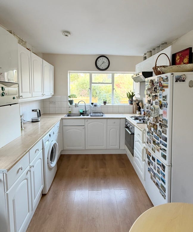  Large  Bright  Double  Room  (Female Preferred) Main Photo