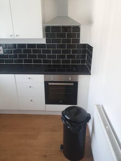 AVAILBLE 2026/27 Stunning 5-bedroom property near  Main Photo