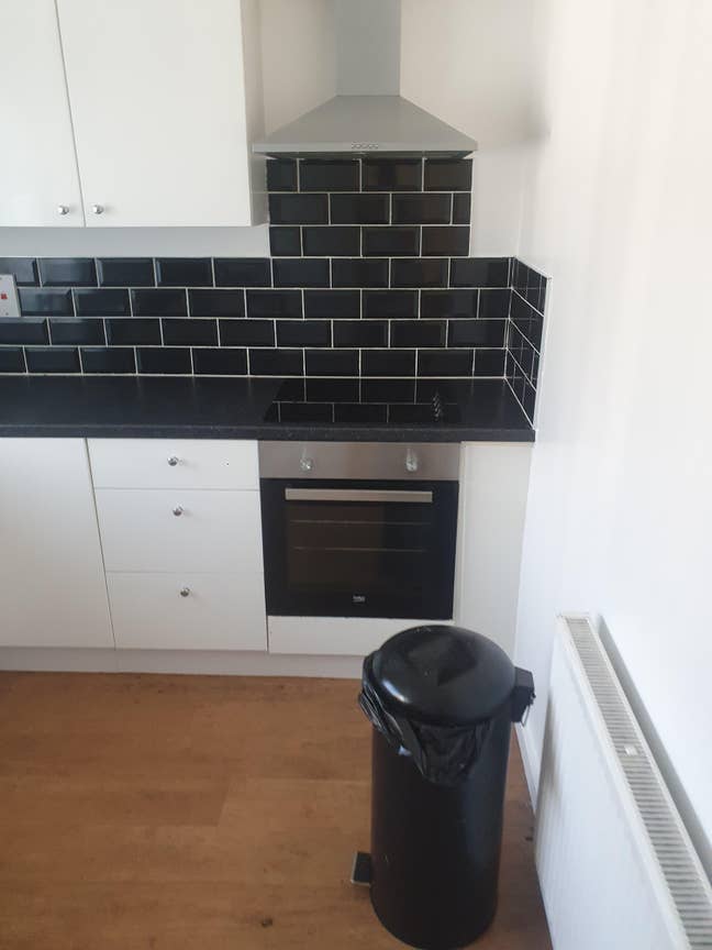 AVAILBLE 2026/27 Stunning 5-bedroom property near  Main Photo