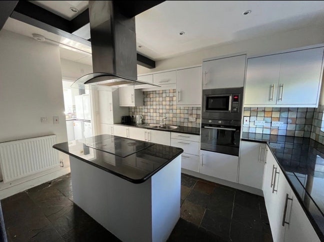  Luxury house 5 bedrooms  Cranfield  MK43 0BJ Main Photo