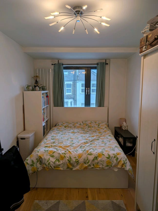 Lovely ensuite room in Surrey Quays  Main Photo