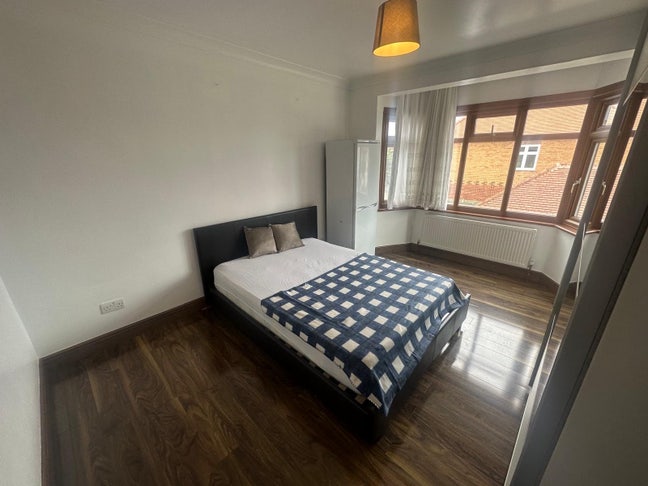 ✨ 🛏️ 2 Large Double Rooms to Let in/ Edmonton Main Photo