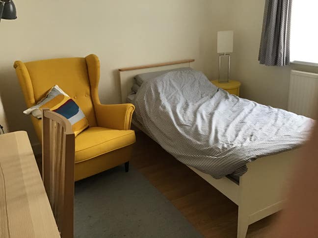  Quiet double room 3 minutes to Central Line tube Main Photo