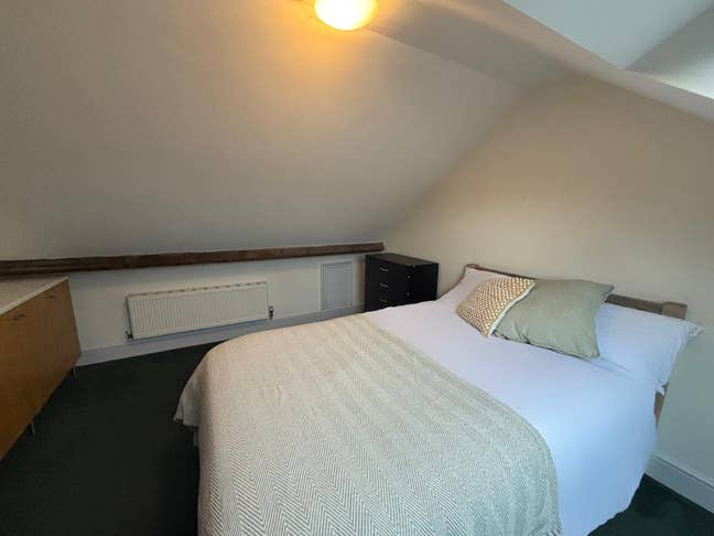Top Floor Double Room - Near Yeovil Hospital Main Photo
