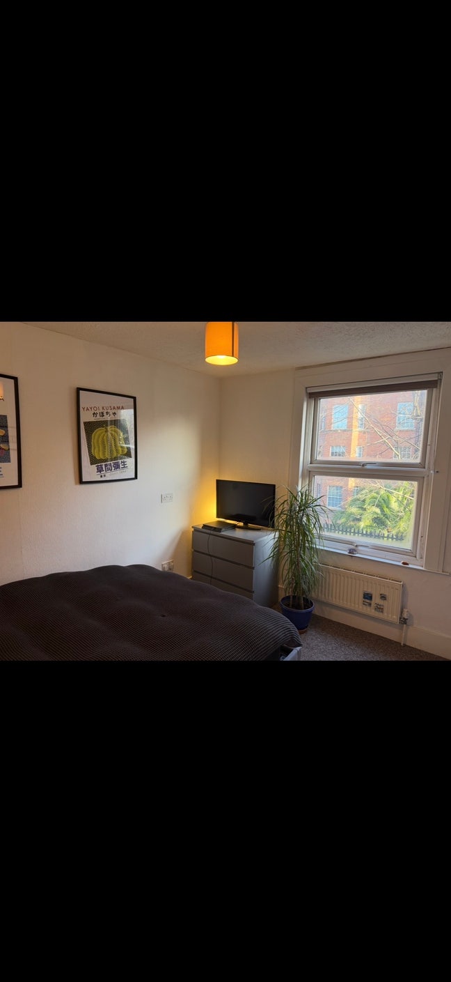 Large Double Bedroom in Camberwell Main Photo