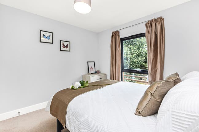 Bright & Modern Double Bedroom In Ealing Broadway Main Photo