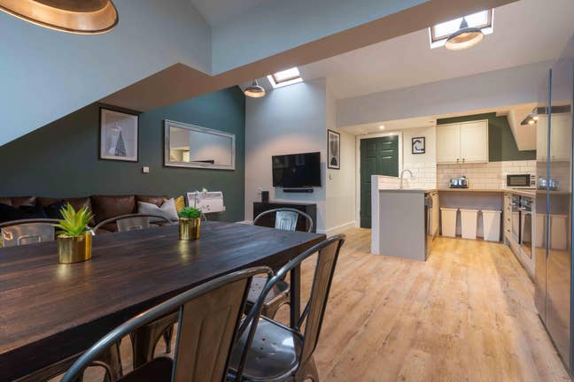 6 bed flat in heart of Swansea Main Photo