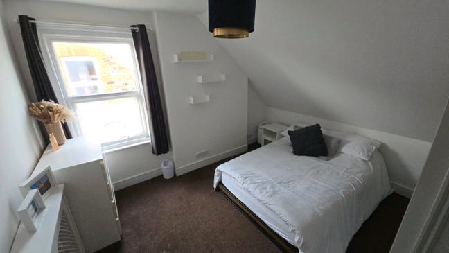Double bedroom in the centre of town Main Photo