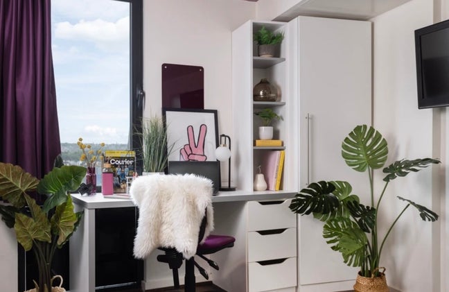 Wellington Street Plaza room  Main Photo