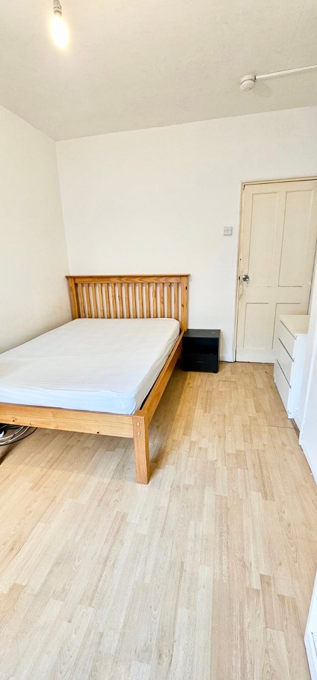 Double Rooms close to Aldgate East Station Main Photo
