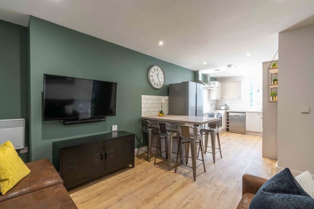 7 bed property available for 2026/2027 BILLS INC! Main Photo