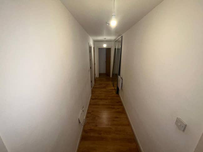 Modern 2 Bed 2 Bath Flat W Balcony-Stratford Main Photo